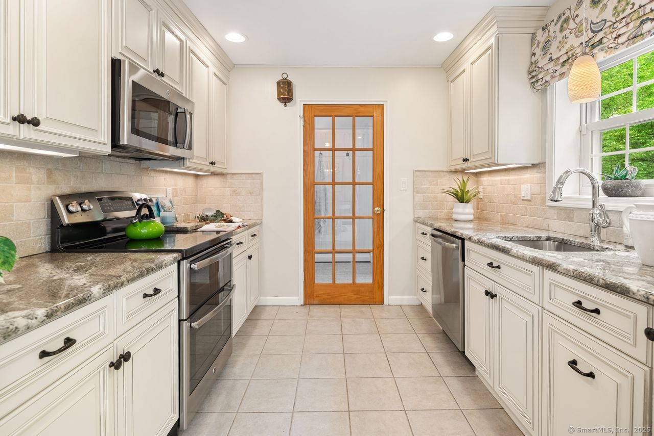 14 Granite Drive