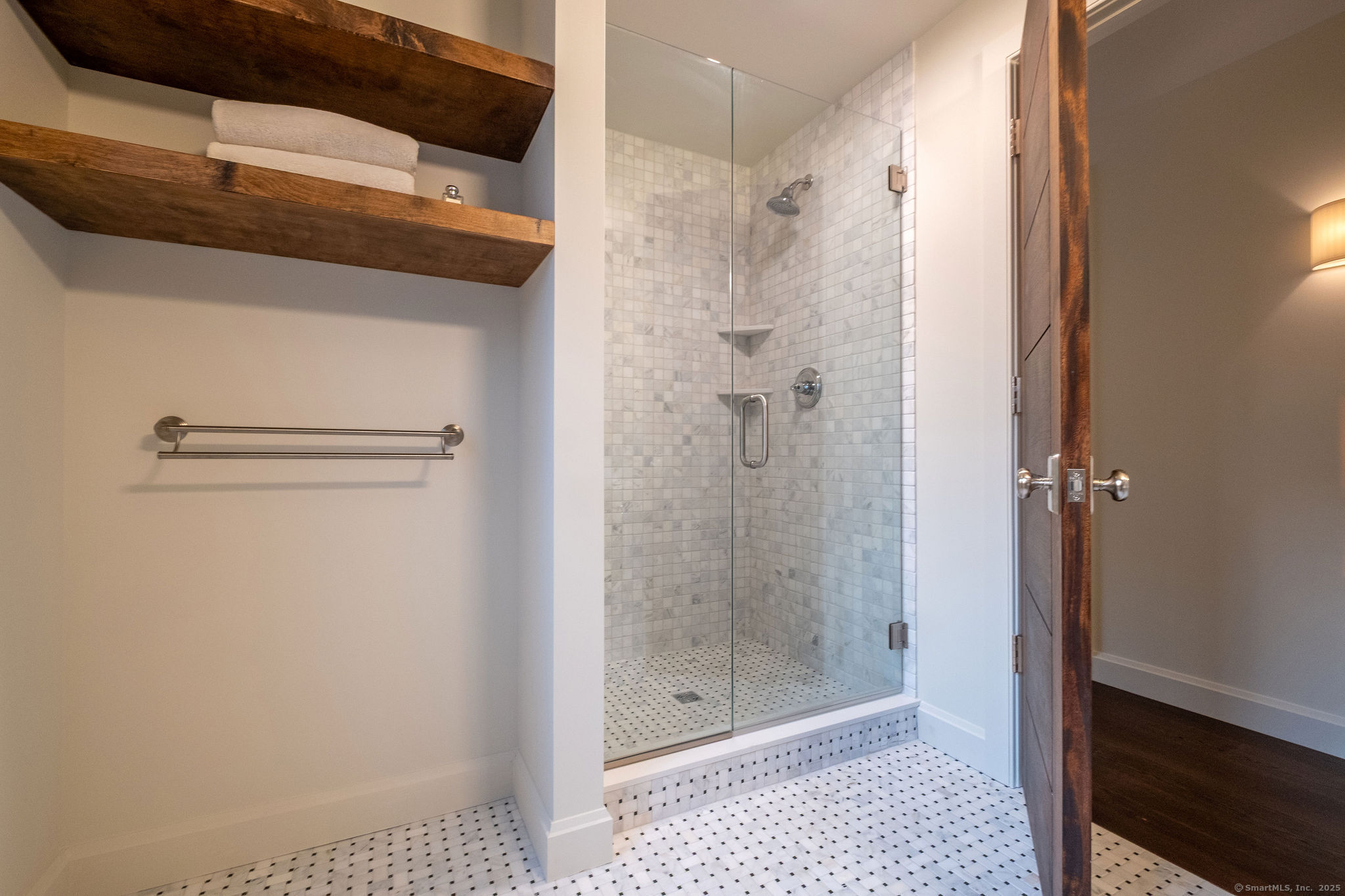 5 Rockland Road