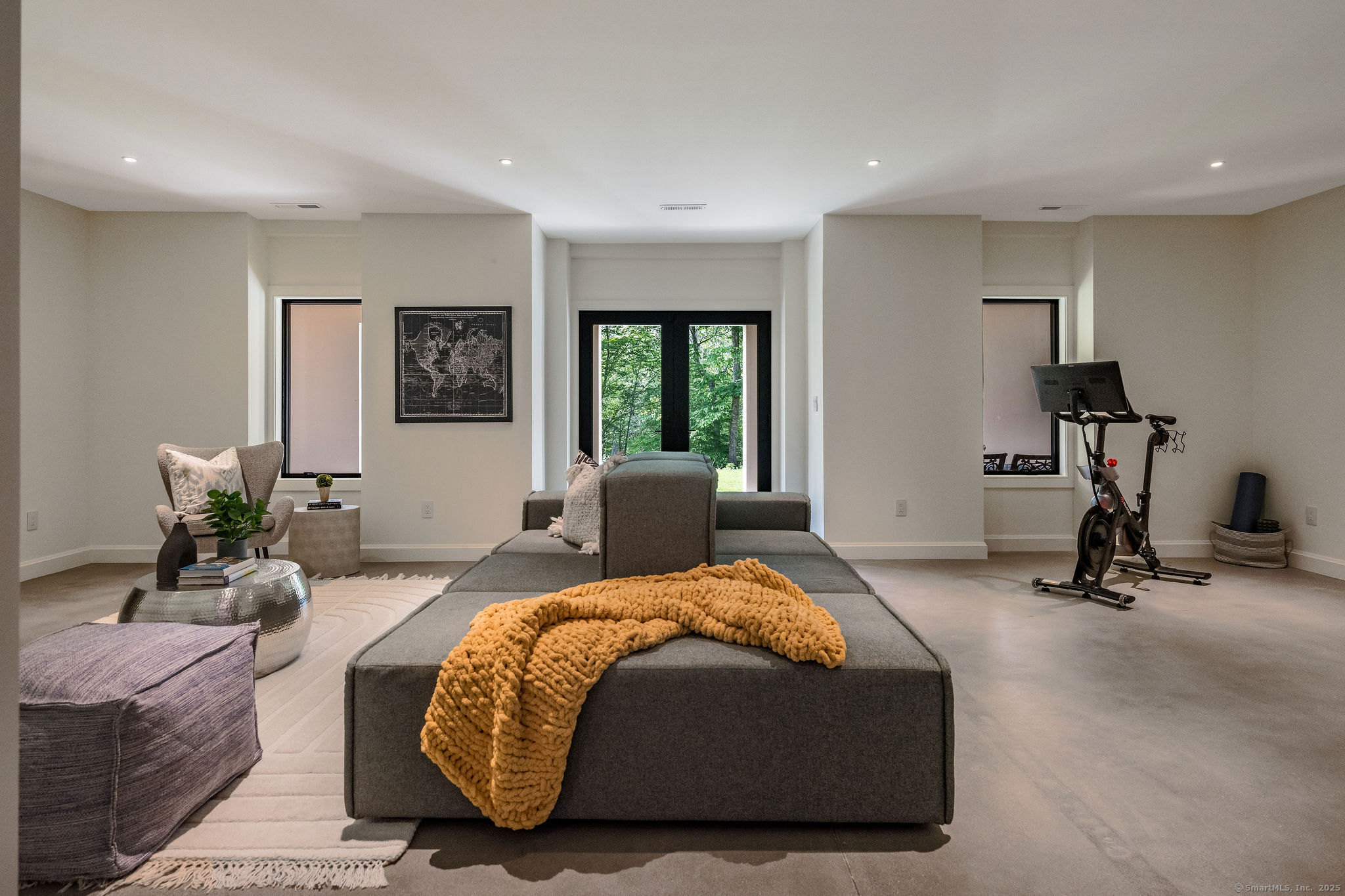 5 Rockland Road
