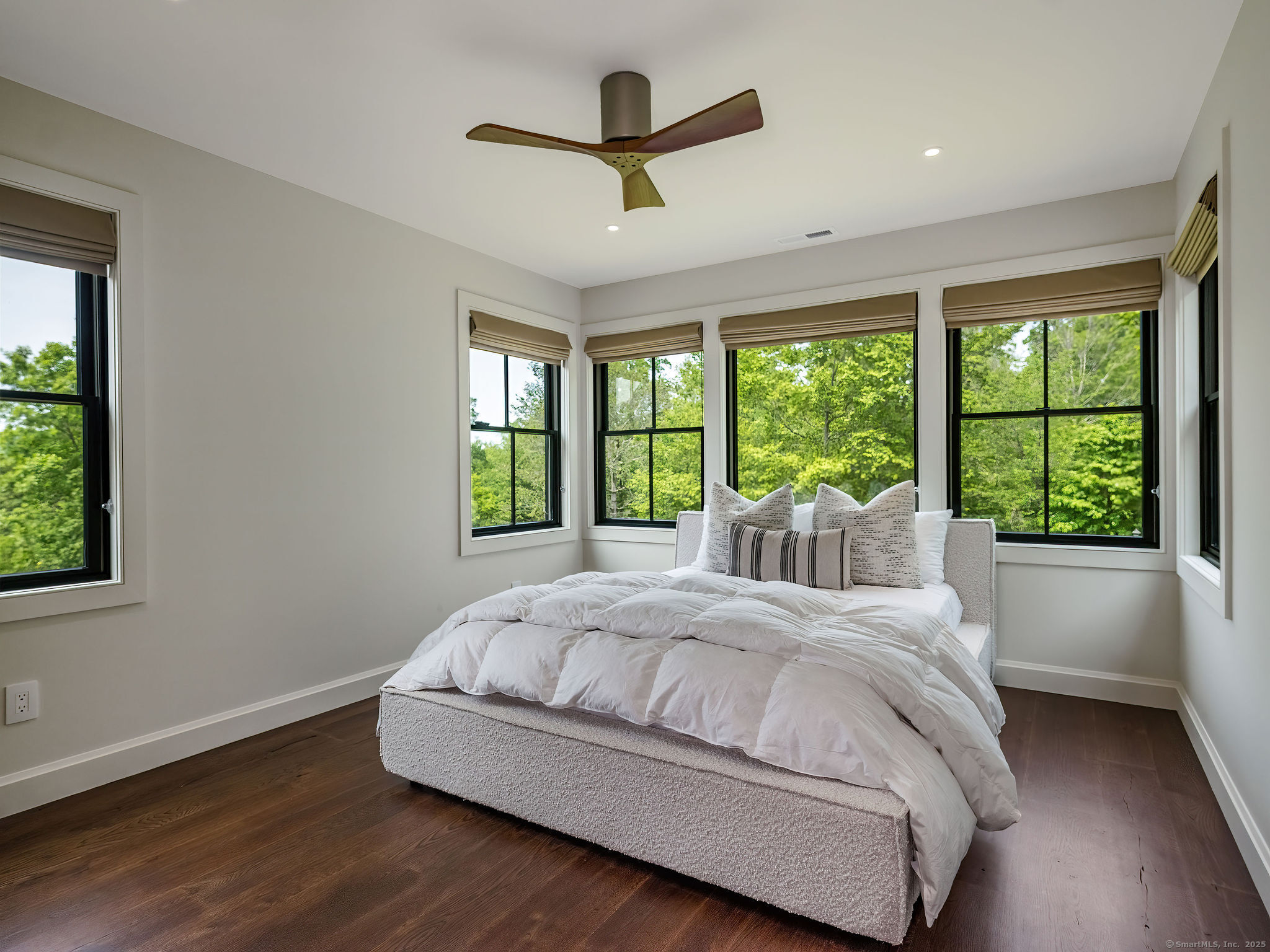 5 Rockland Road