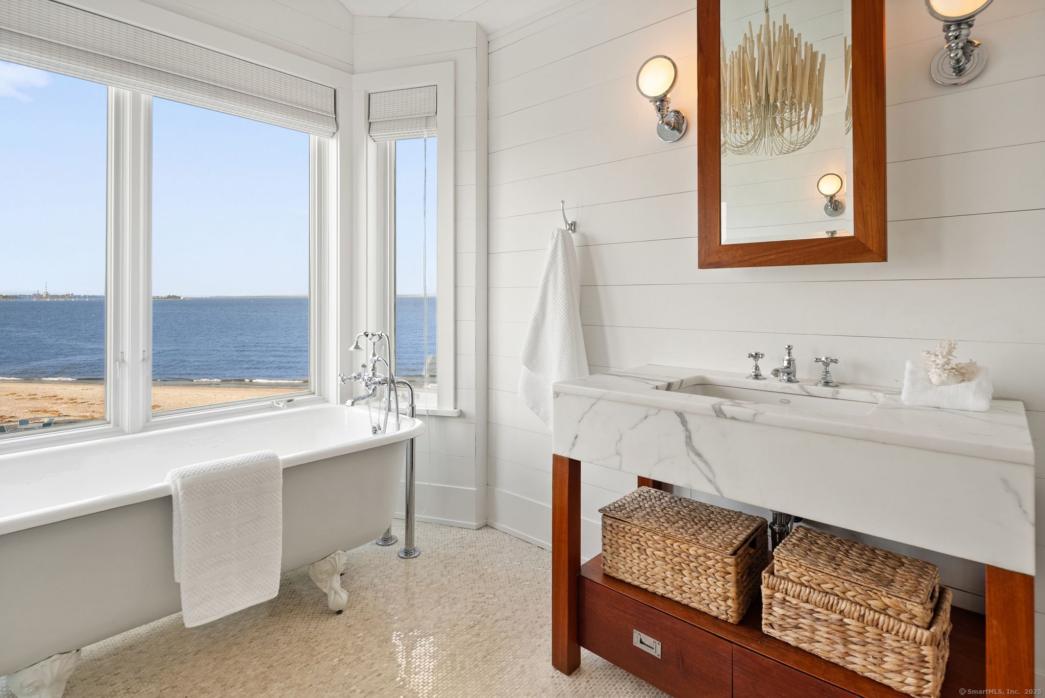 685 Fairfield Beach Road 685