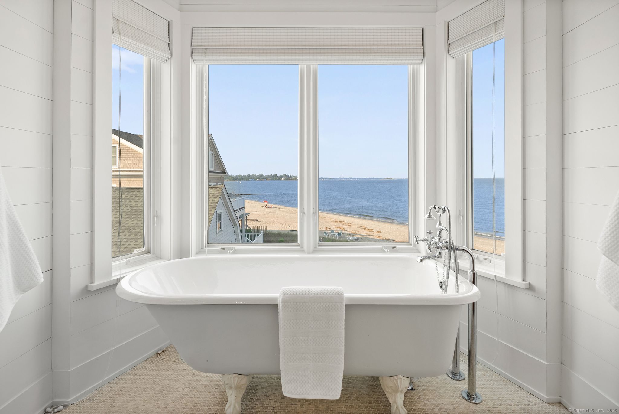 685 Fairfield Beach Road 685