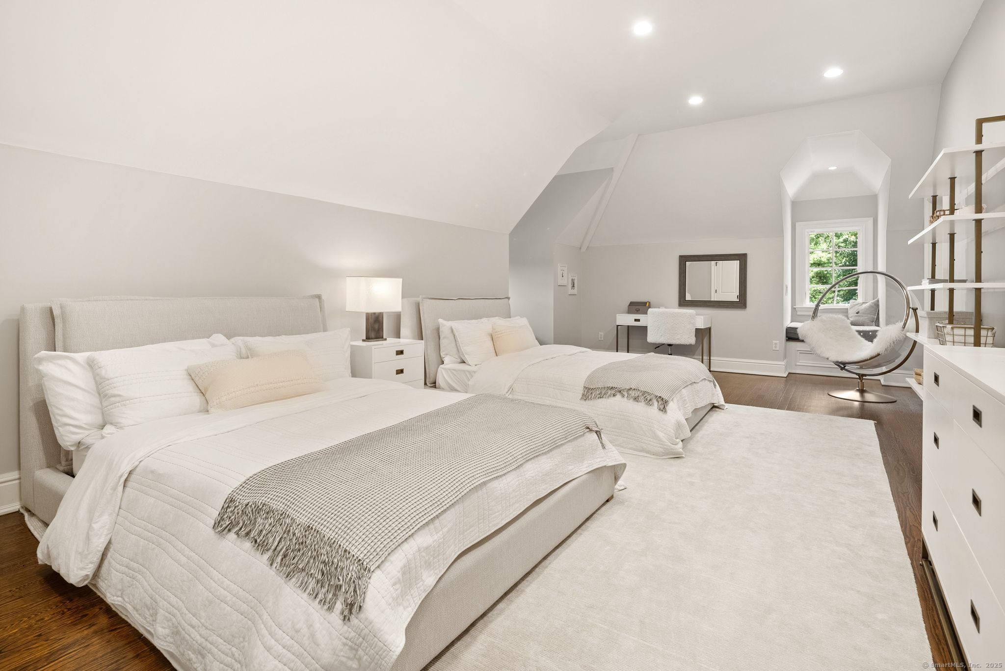 9 Greenbrier Road