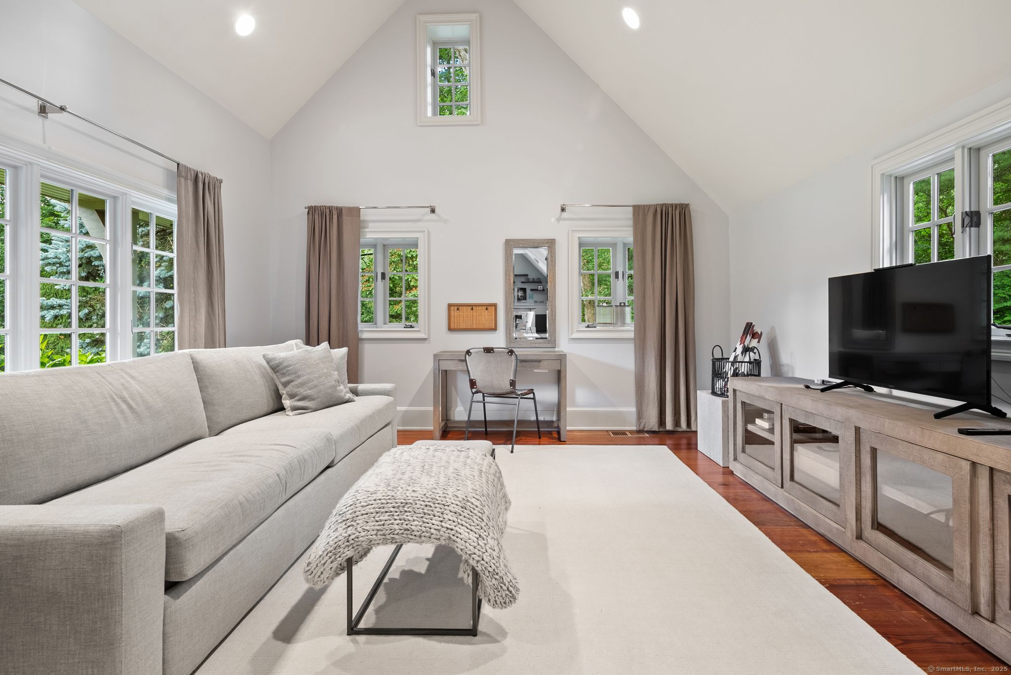 9 Greenbrier Road
