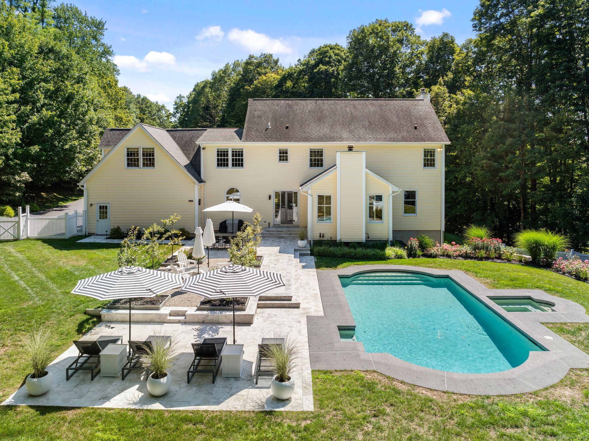 6 Saugatuck Ridge Road