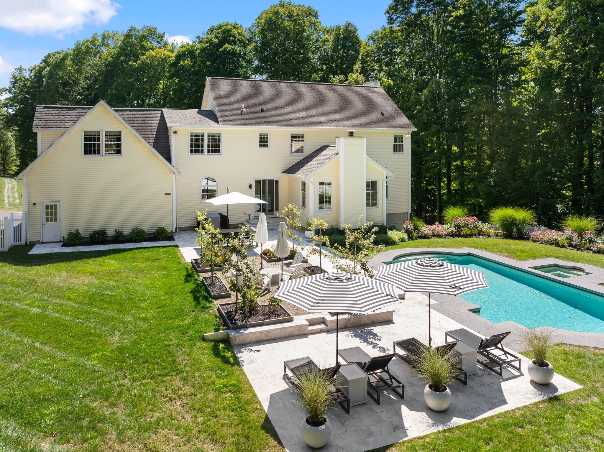 6 Saugatuck Ridge Road
