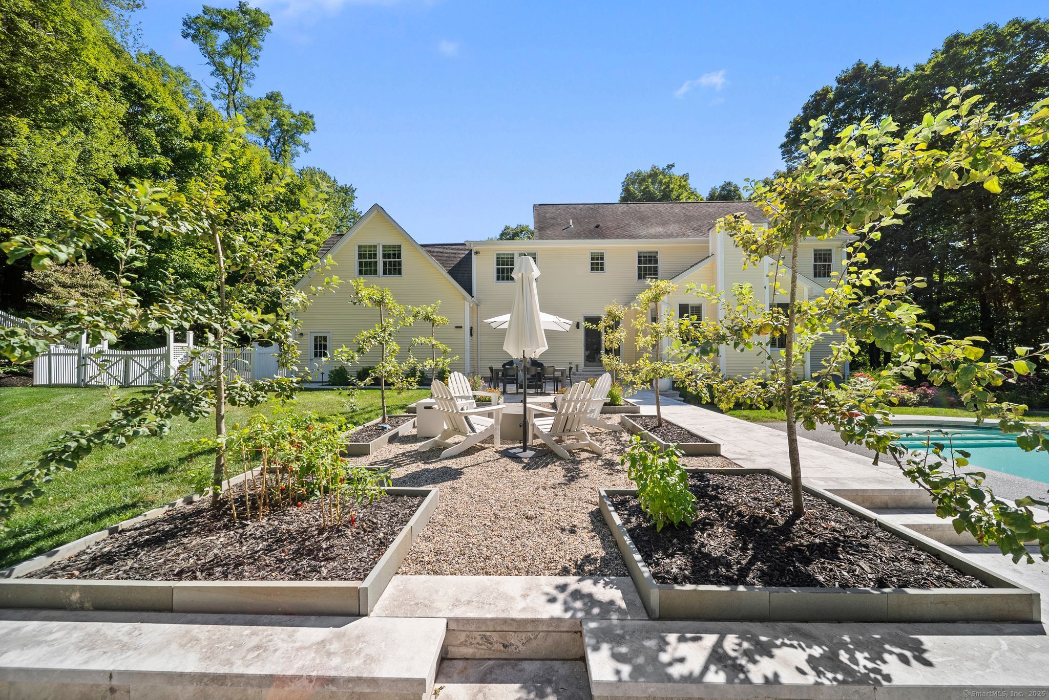 6 Saugatuck Ridge Road