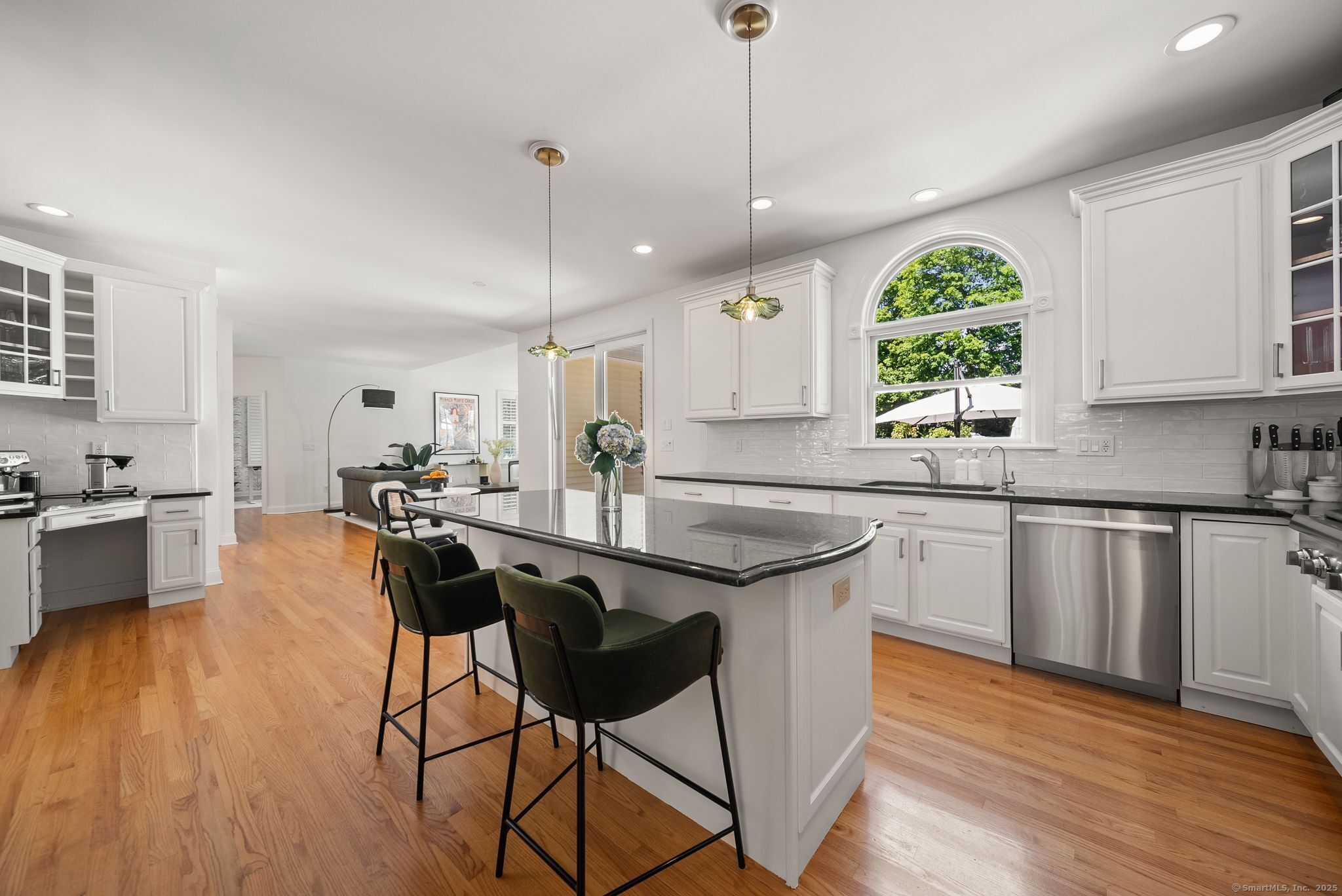 6 Saugatuck Ridge Road