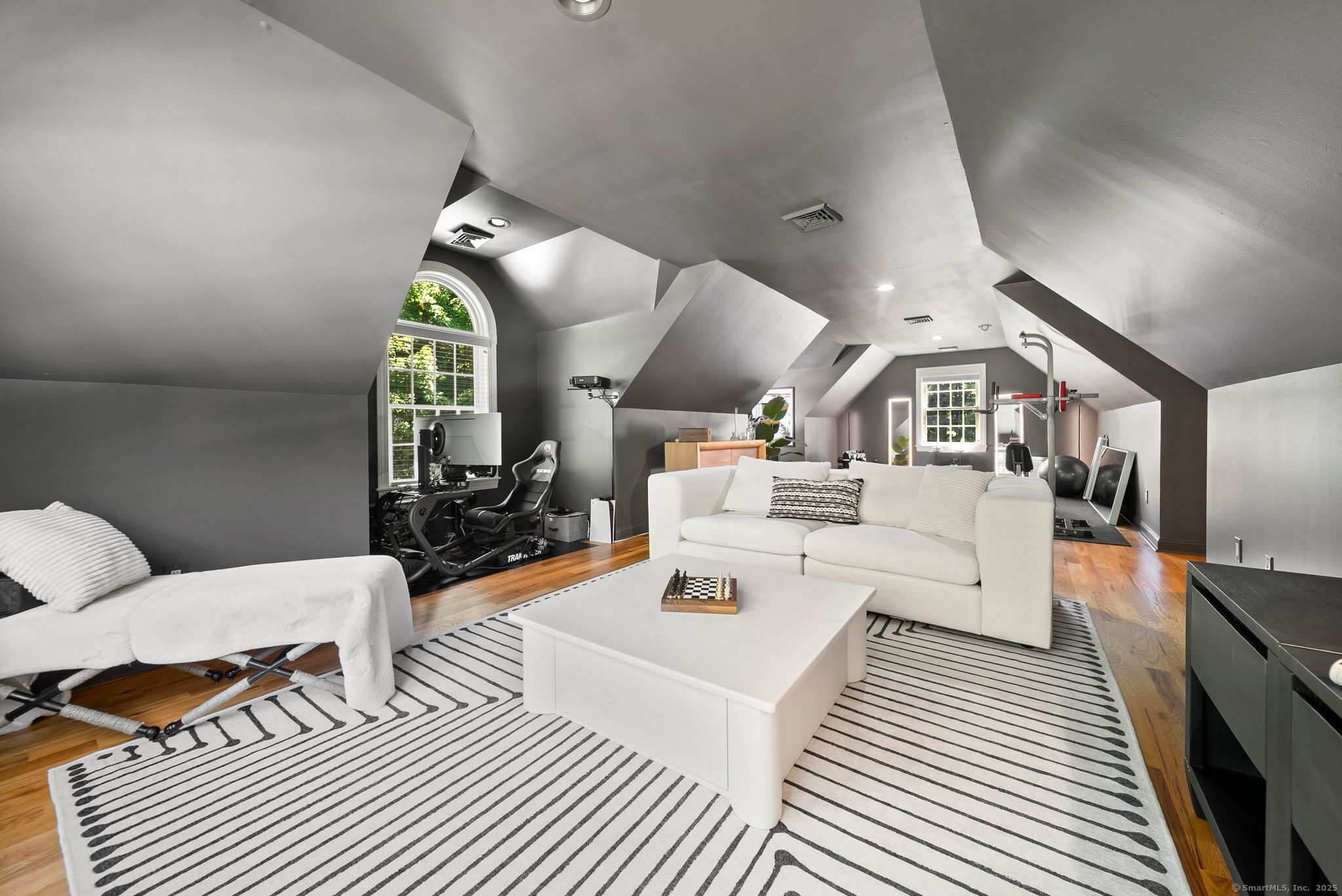 6 Saugatuck Ridge Road