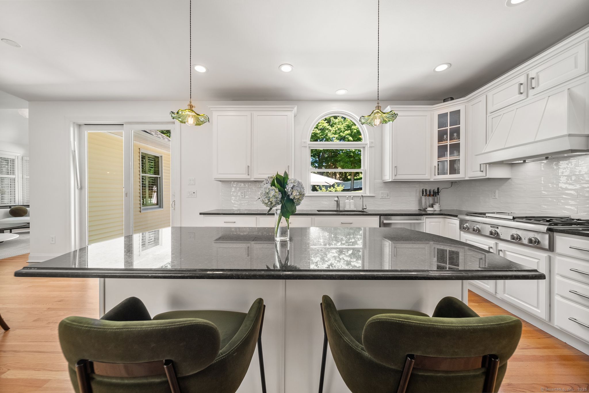 6 Saugatuck Ridge Road