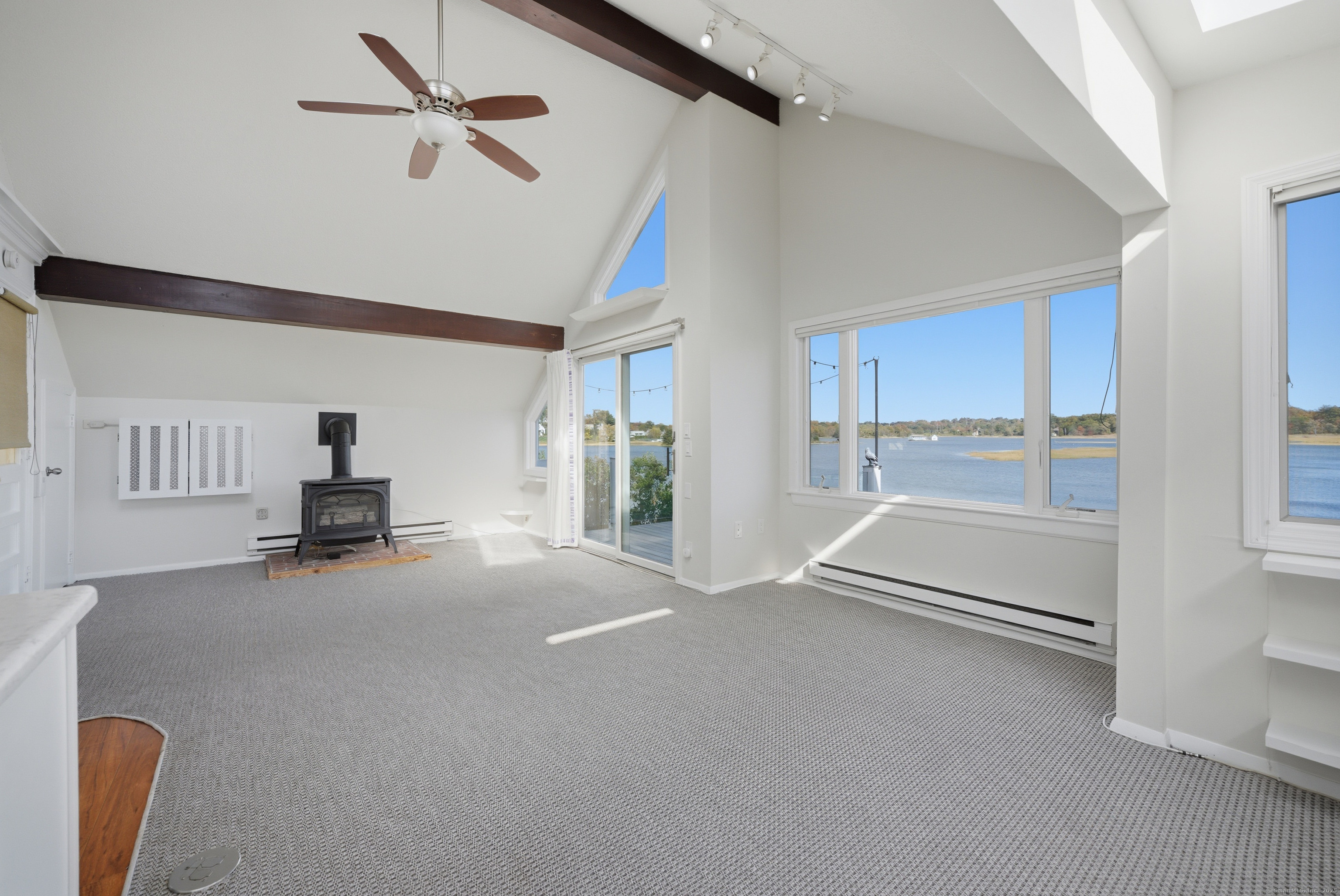 205 Hillspoint Road