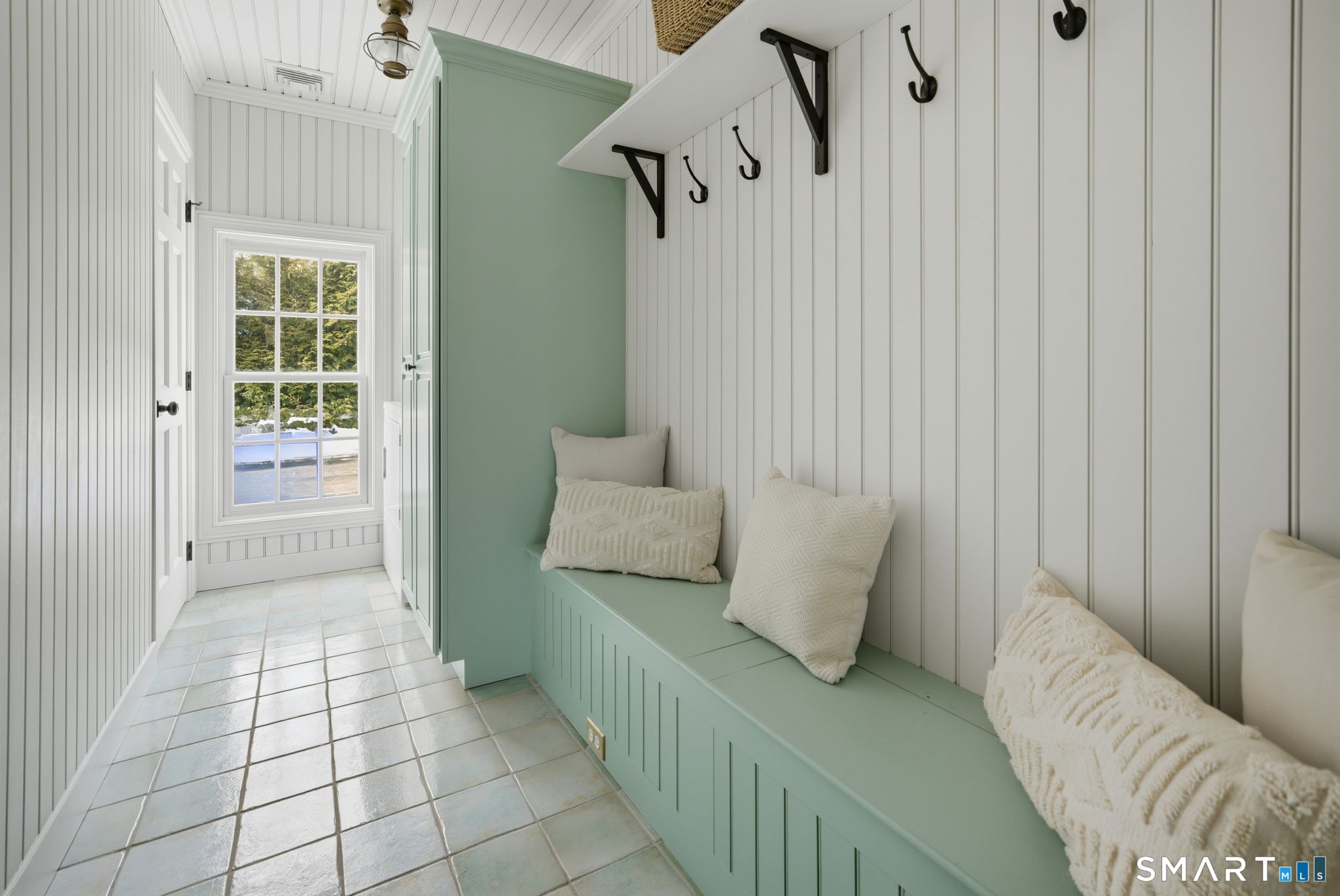 1380 Old Academy Road