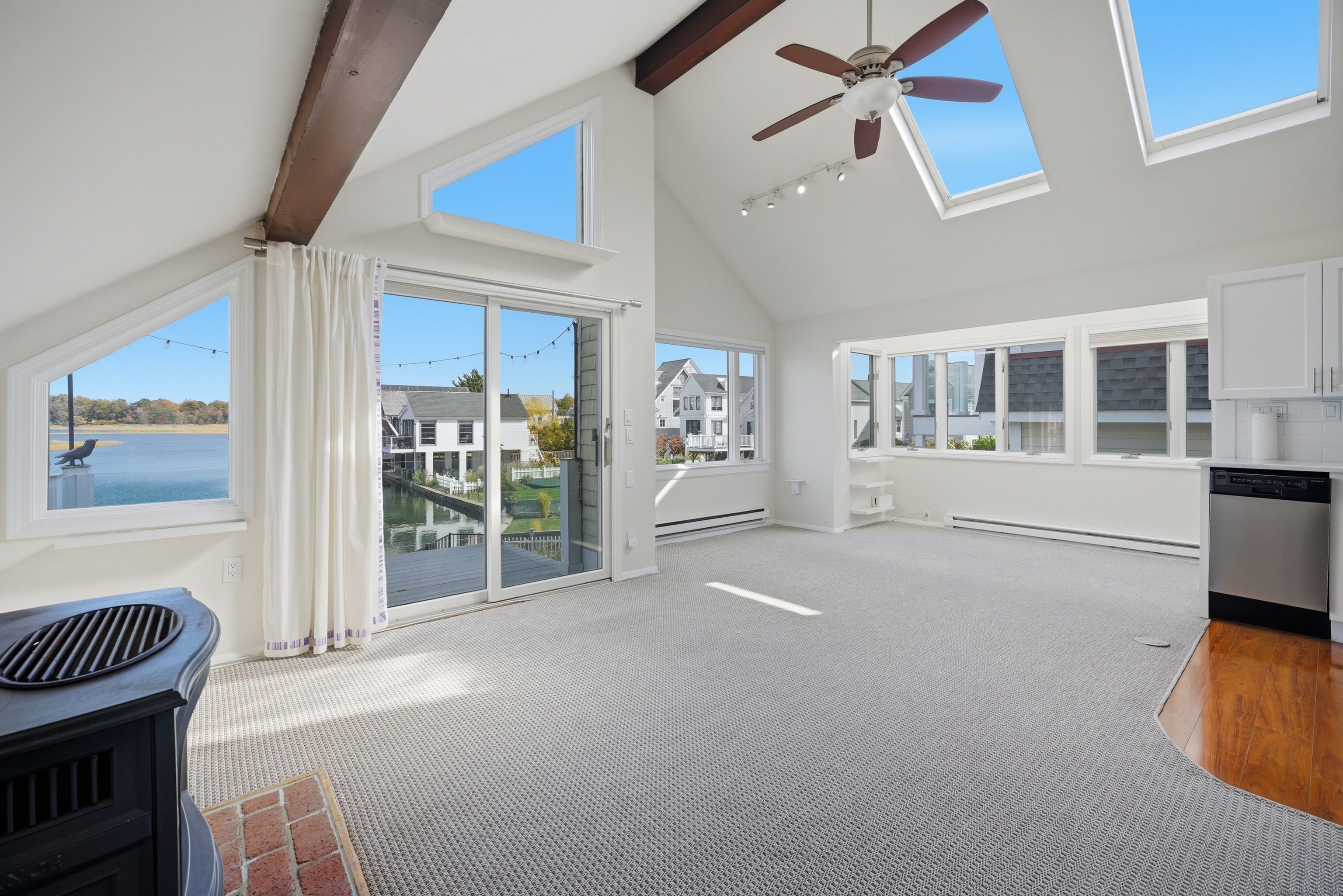 205 Hillspoint Road 2nd Floor