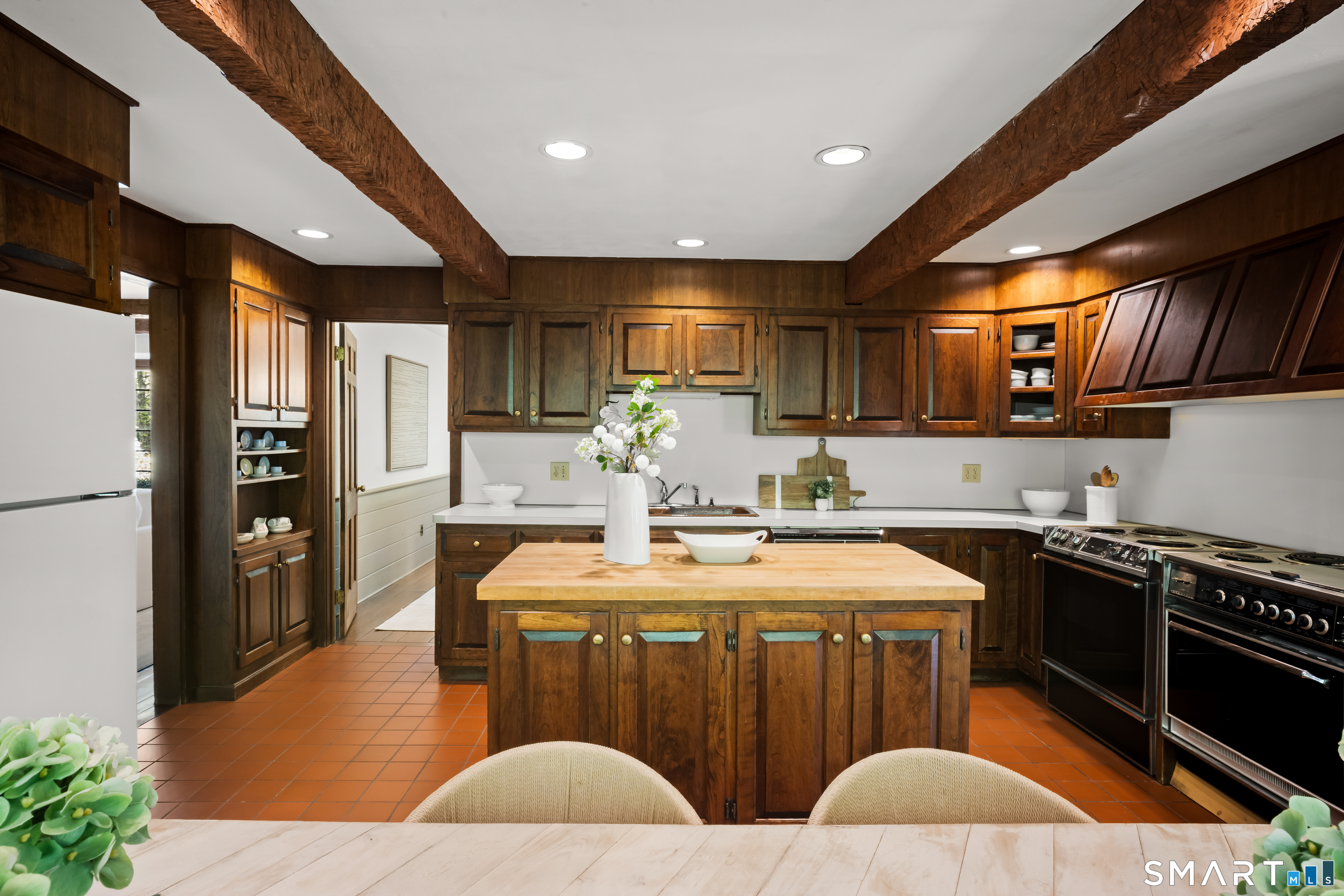 6 Winding Brook Court