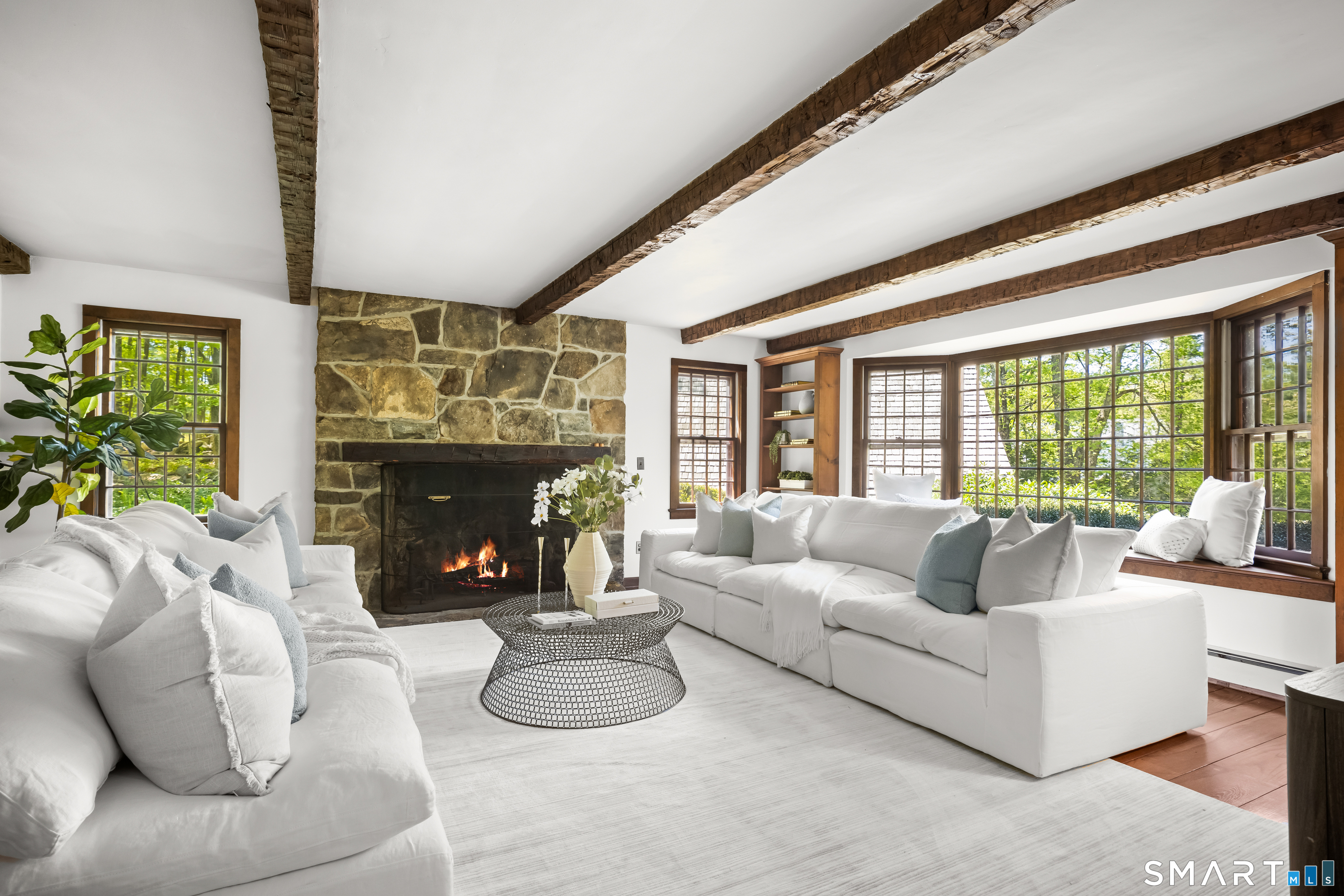 6 Winding Brook Court