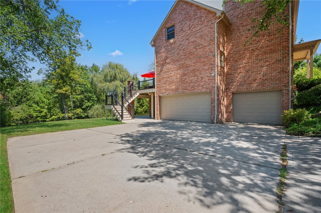 131 Greenbriar Drive