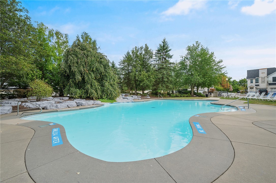 214 Adams Pointe Blvd 6