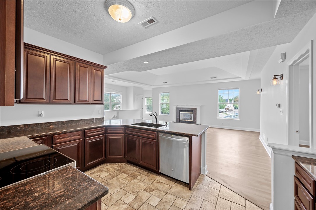 214 Adams Pointe Blvd 6