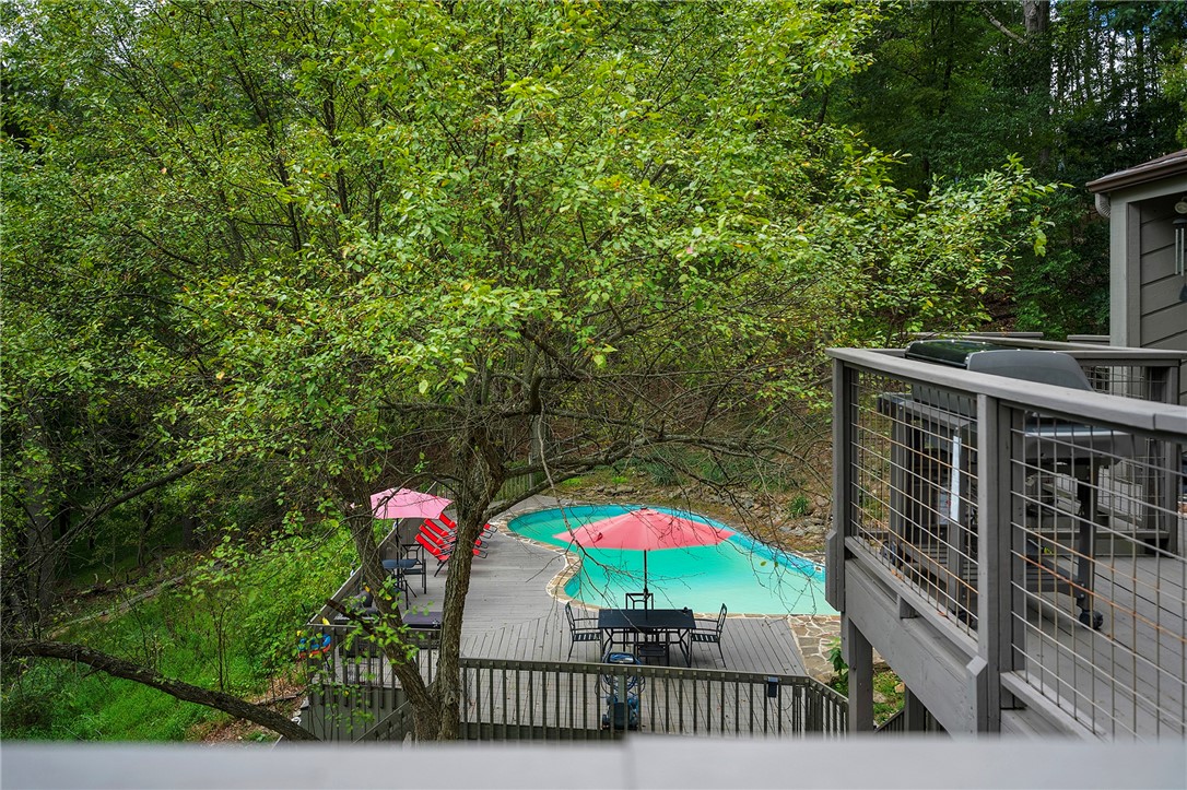 2638 Woodmont Ln