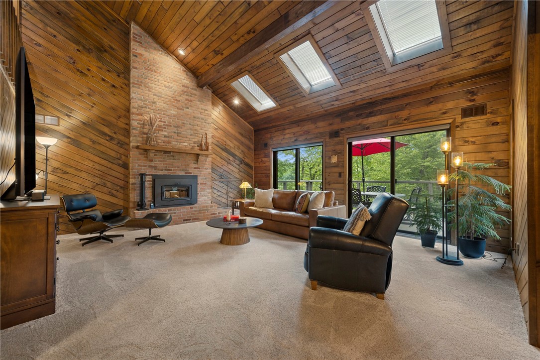 2638 Woodmont Ln