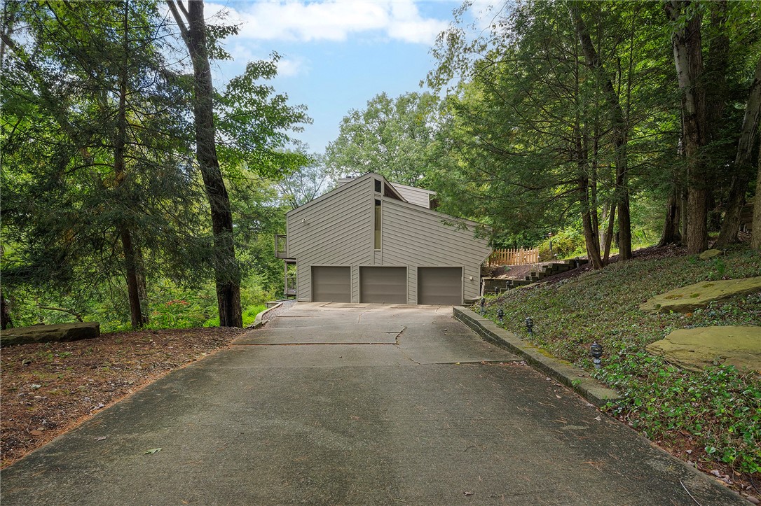 2638 Woodmont Ln