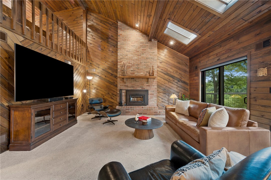 2638 Woodmont Ln