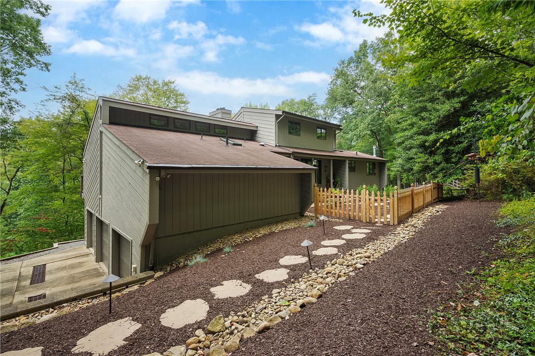 2638 Woodmont Ln