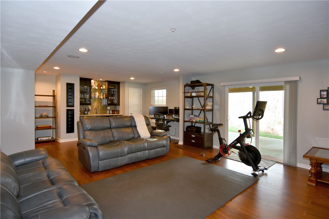 616 Edison Dr