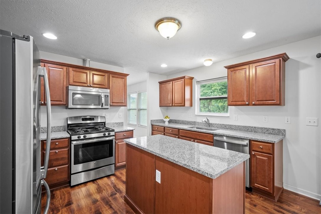 8057 Maureen Dr