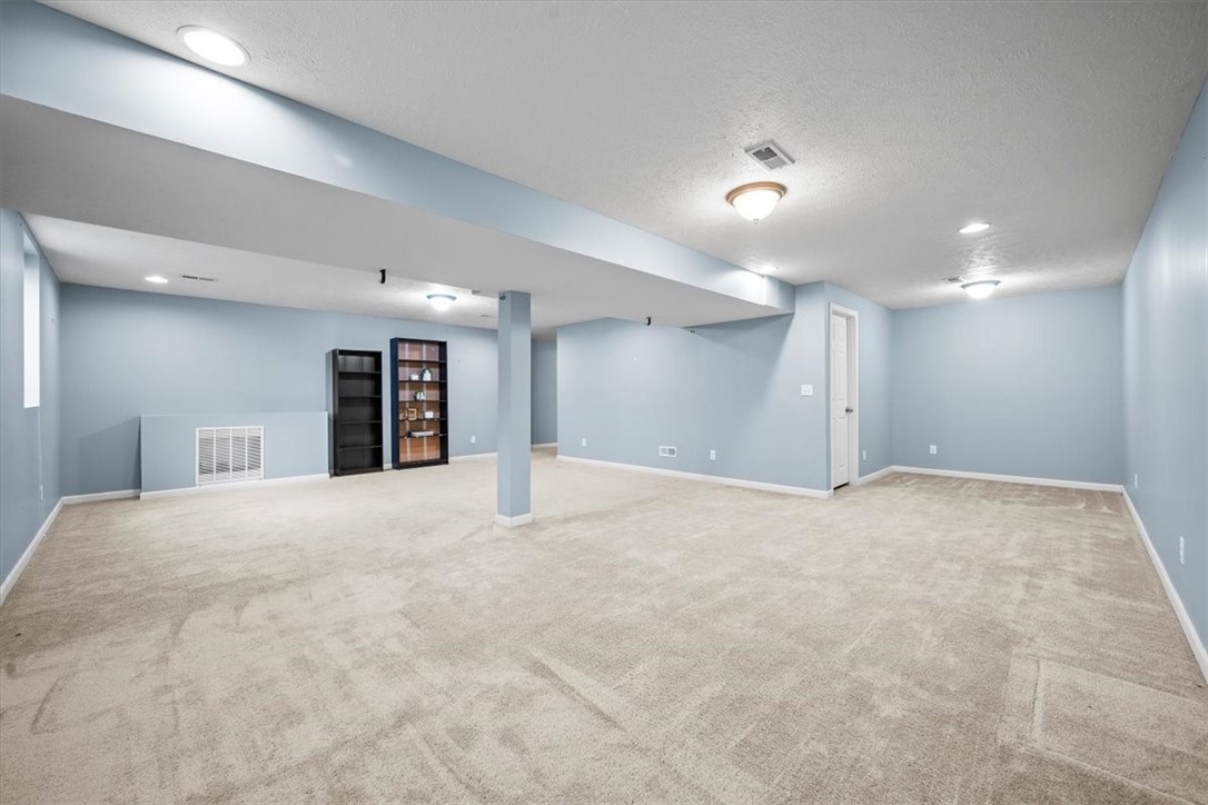 8057 Maureen Dr
