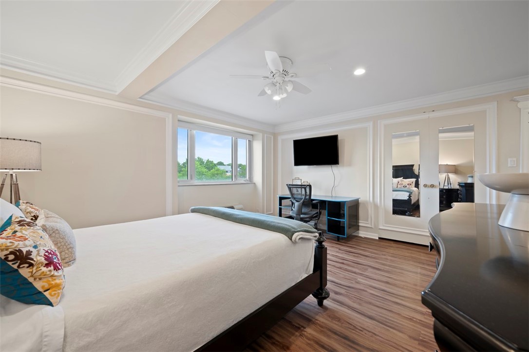 128 N Craig Street 415