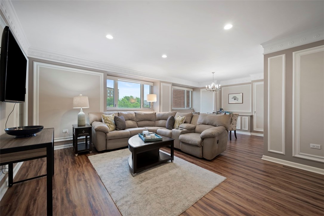 128 N Craig Street 415