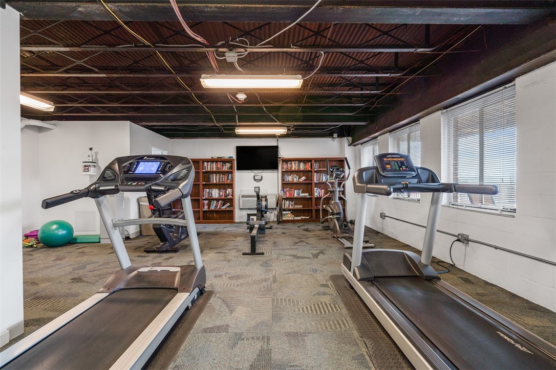 128 N Craig Street 415