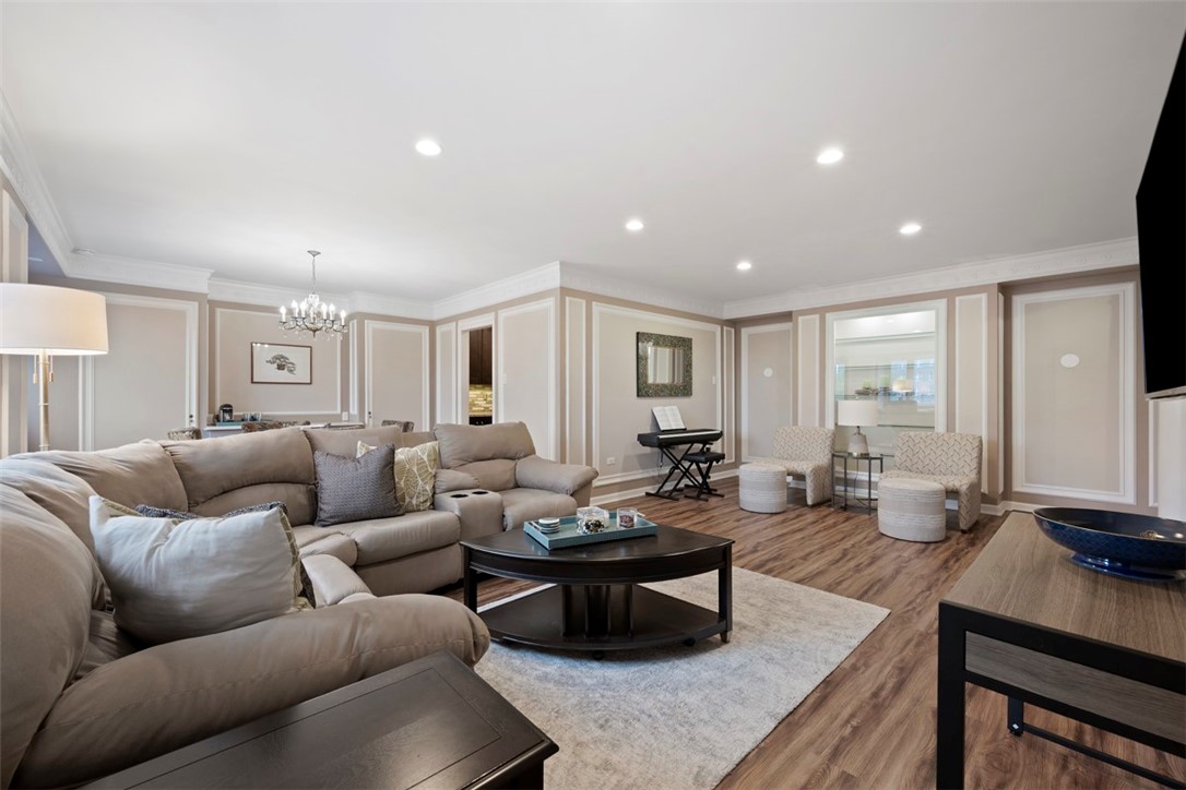 128 N Craig Street 415