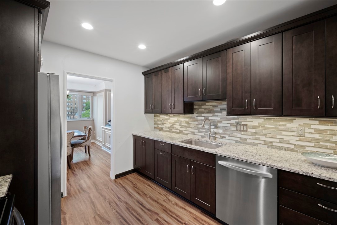 128 N Craig Street 415