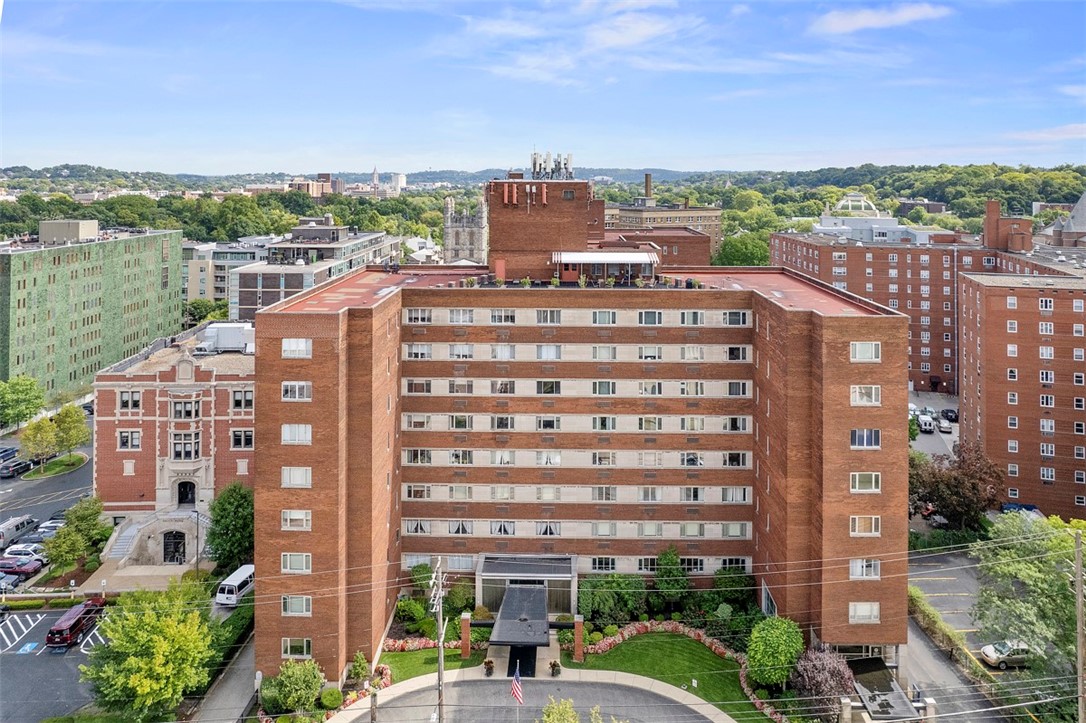 128 N Craig Street 415