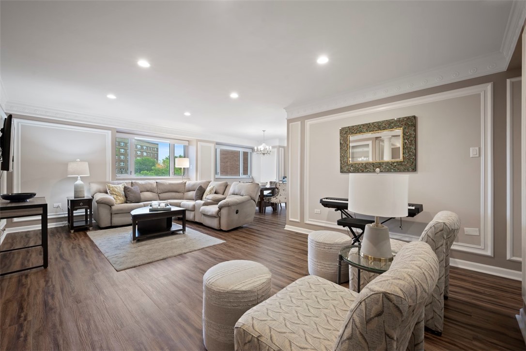 128 N Craig Street 415