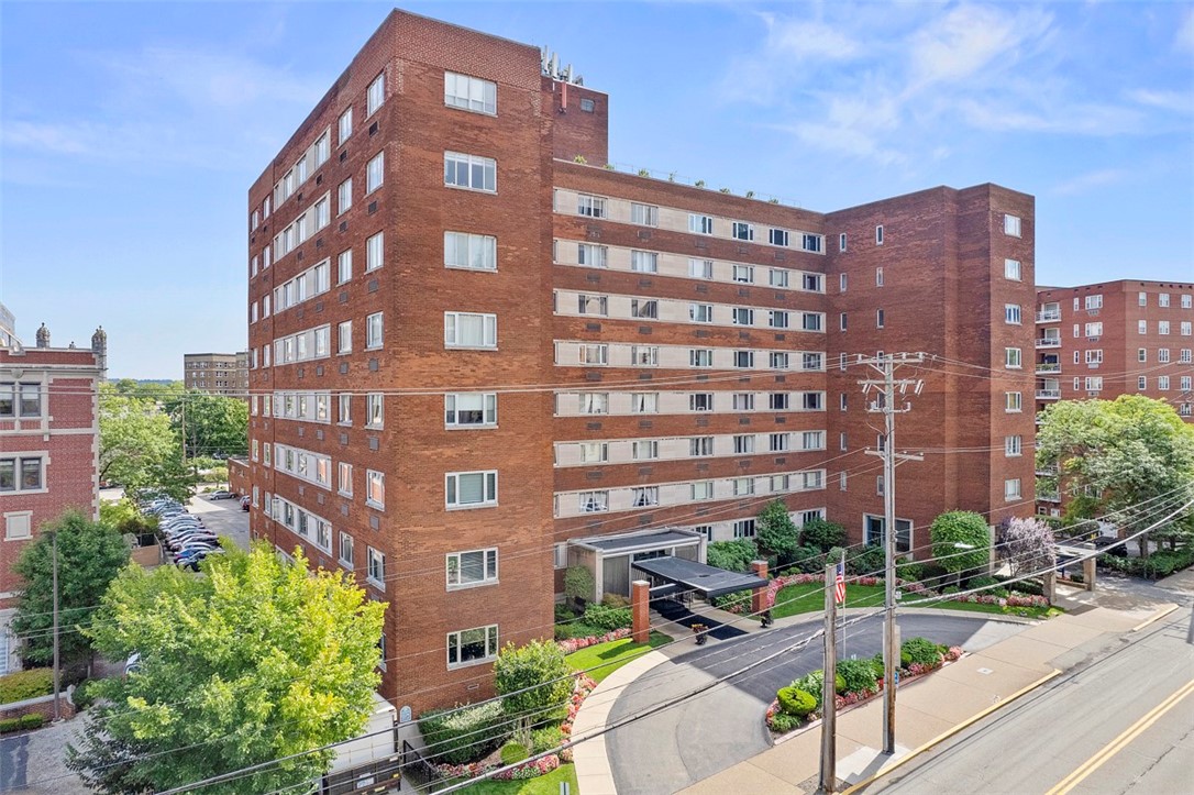 128 N Craig Street 415