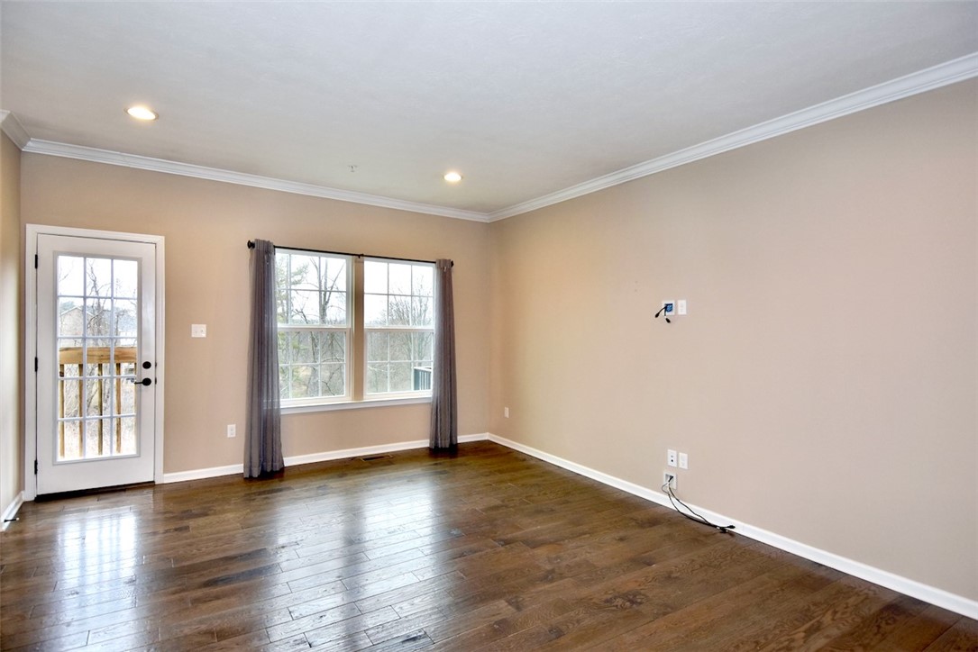 618 Edison Dr