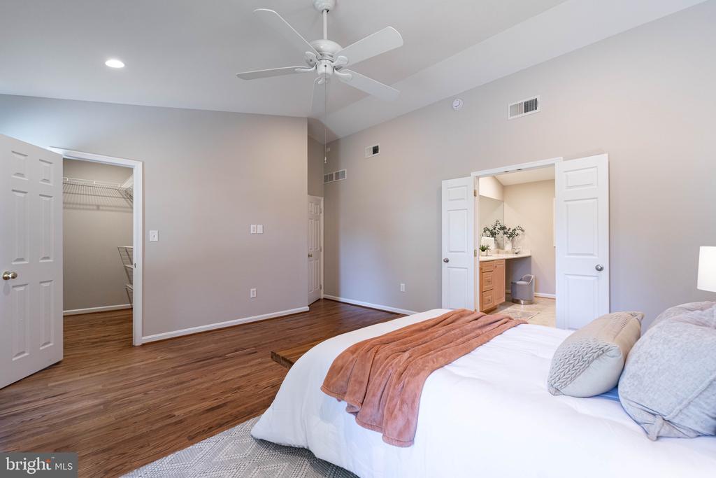 298 CEDAR LANE