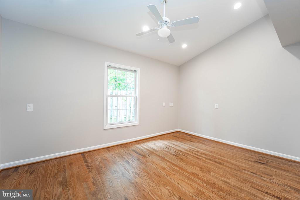298 CEDAR LANE