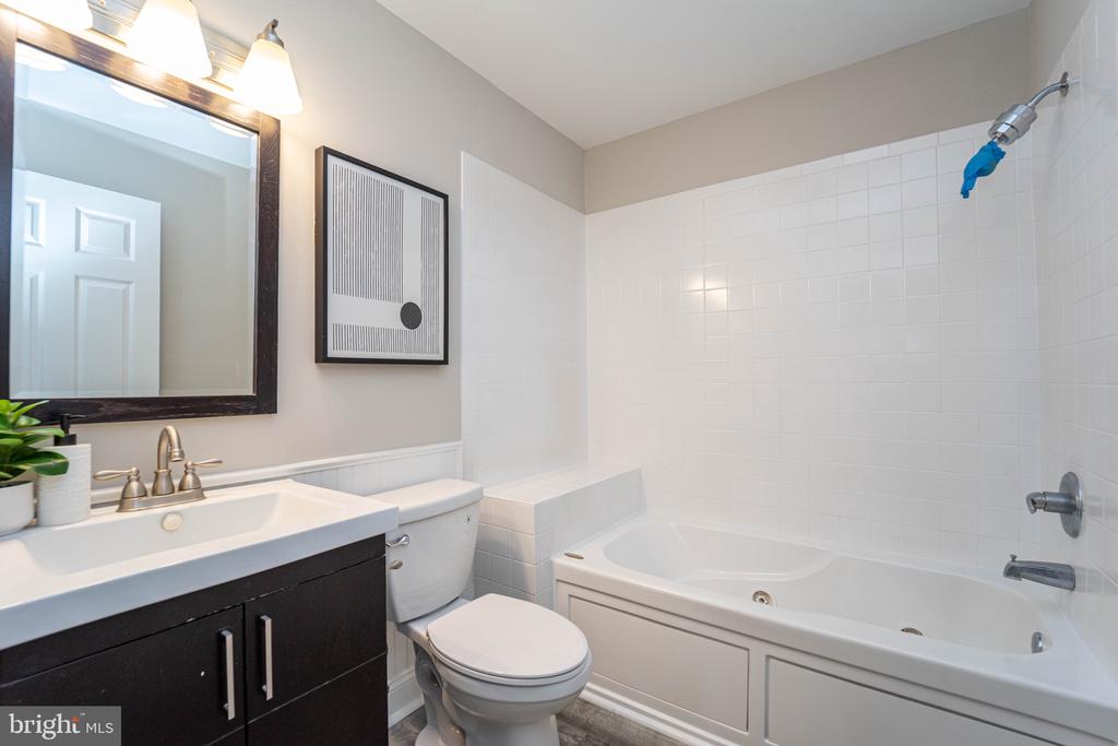 298 CEDAR LANE