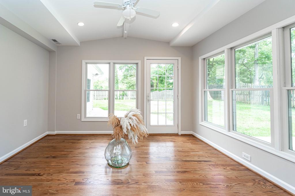 298 CEDAR LANE