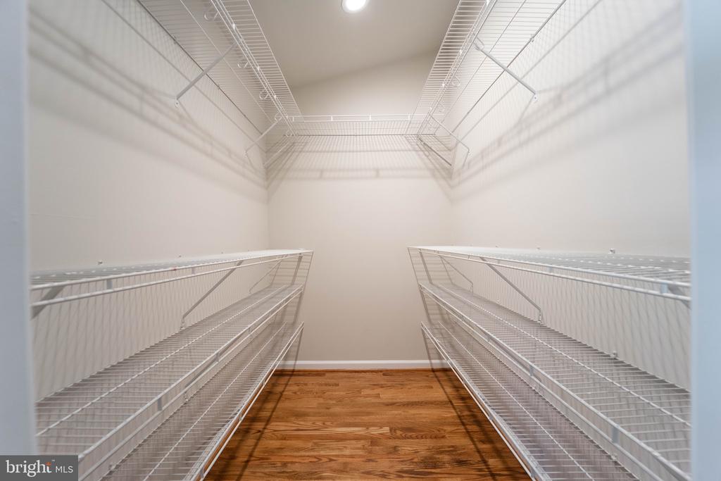 298 CEDAR LANE