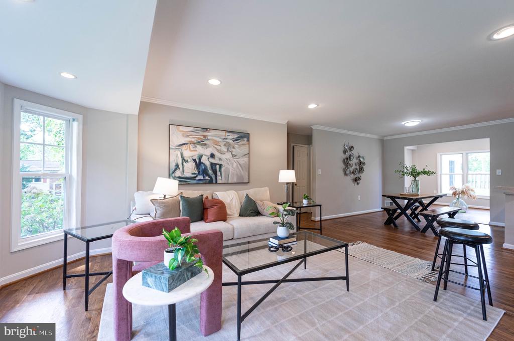 298 CEDAR LANE