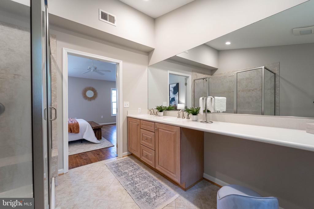 298 CEDAR LANE