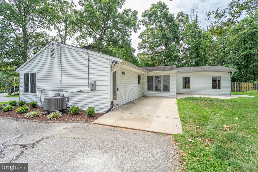 298 CEDAR LANE