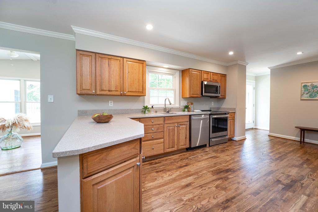 298 CEDAR LANE