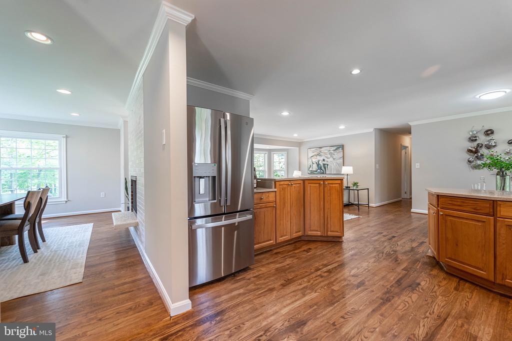 298 CEDAR LANE