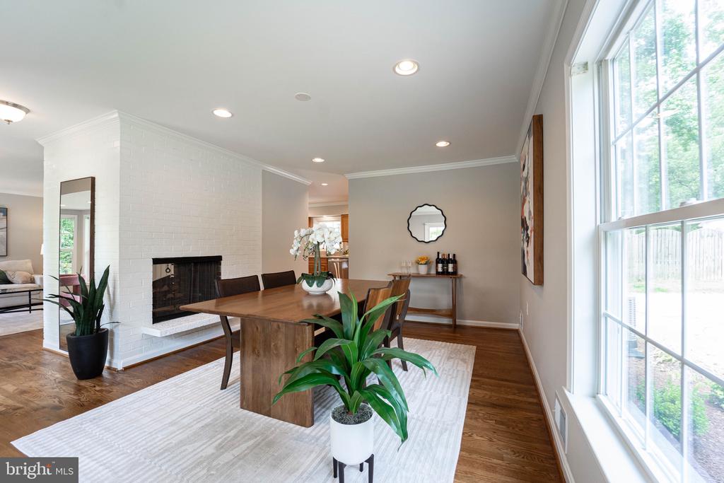 298 CEDAR LANE